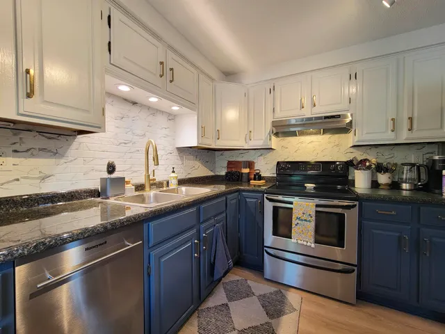 $2,250 | 713 Central Avenue, Unit 2, Dover, NH 03820