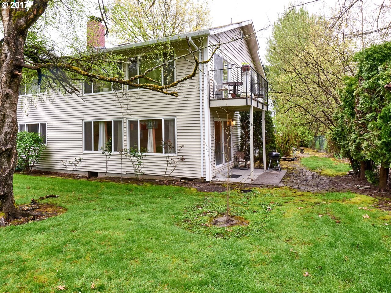 6825 Southwest Capitol Hill Road, Unit 19 Portland, OR 97219 - Photo 3 of 16 Gallery Image 3