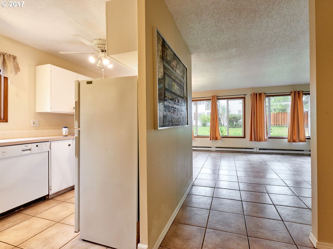 6825 Southwest Capitol Hill Road, Unit 19 Portland, OR 97219 - Photo 7 of 16 Gallery Image 7