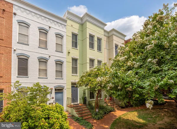 $1,100,000 | 914 4th Street Southeast, Washington, DC 20003