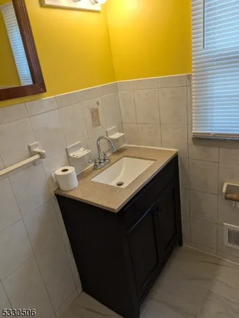 $2,100 | 11 Dartmouth Avenue, Unit 4A, Bridgewater, NJ 08807
