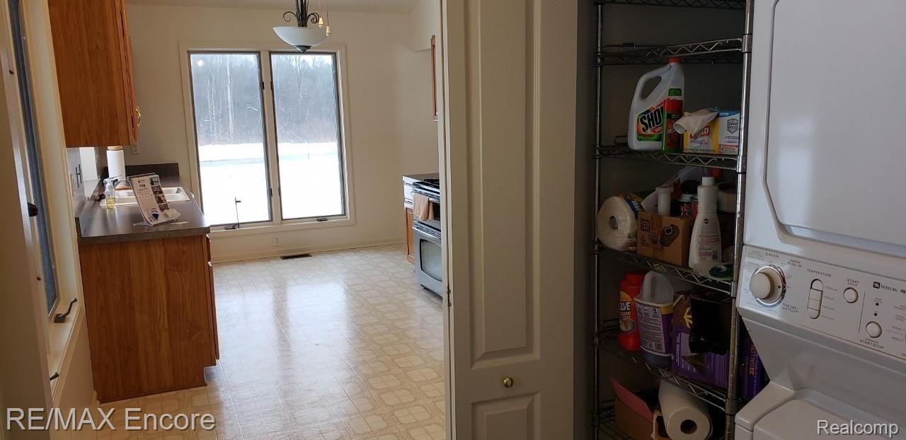 8017 Perry Road Grand Blanc, MI 48439 - Photo 14 of 36 1.jpg