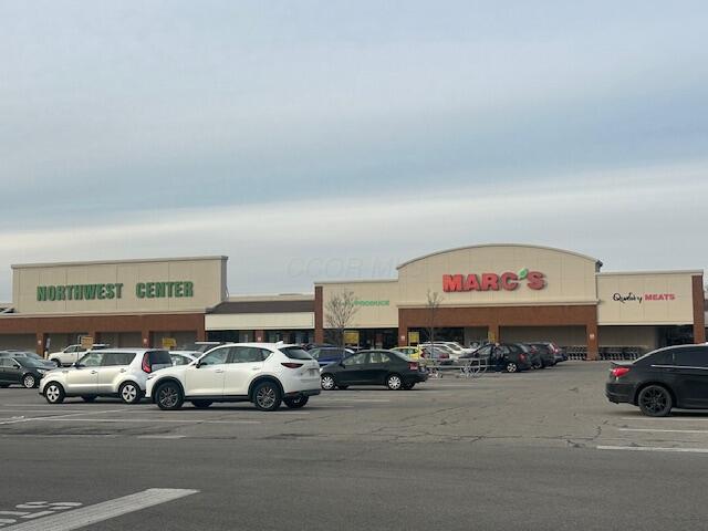 5179 Rittenhouse Square North, Unit 2379 Columbus, OH 43220 - Photo 29 of 32 Shopping & Dining Options close by off of Bethel & Henderson.