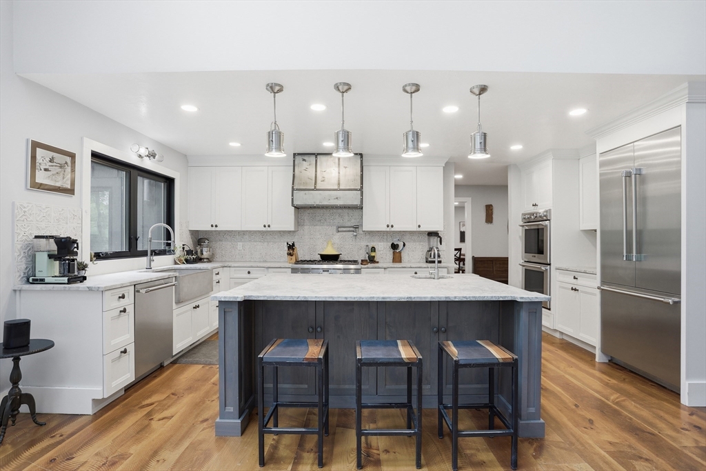 366 River Road Carlisle, MA 01741 - Photo 13 of 42