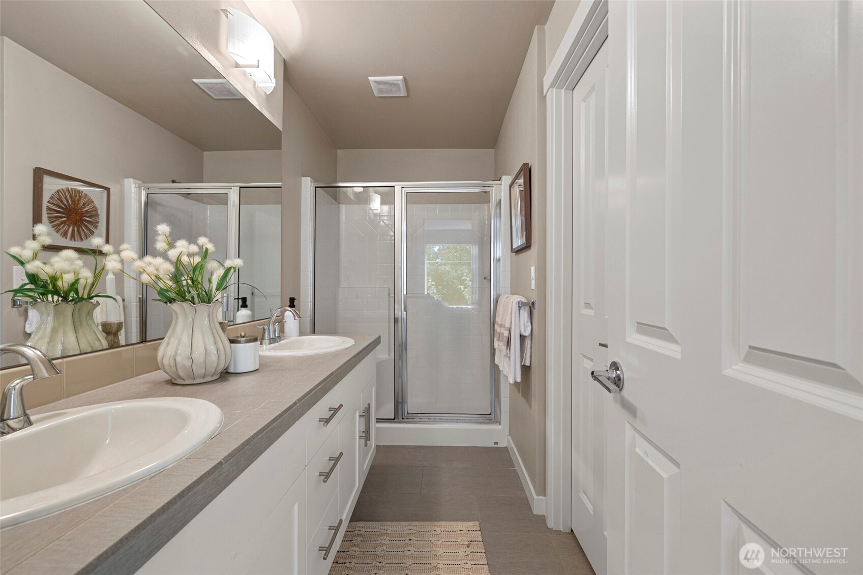 347 Vashon Court Northeast Renton, WA 98059 - Photo 21 of 31 Gallery Image 21