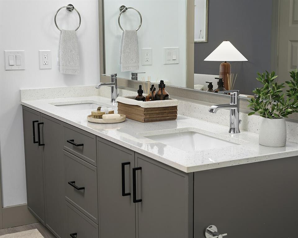 7260 Roswell Road, Unit B2 Sandy Springs, GA 30328 - Photo 8 of 23 a bathroom with a sink and a mirror