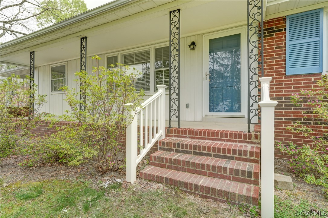 211 Stanmore Road North Chesterfield, VA 23236 - Photo 2 of 28 Gallery Image 2