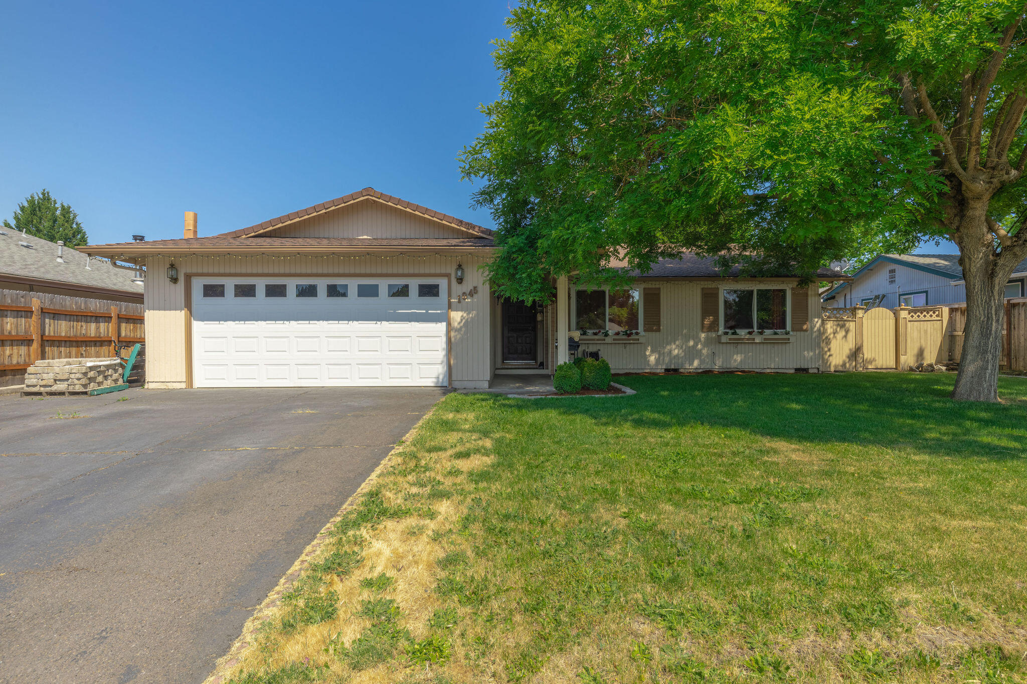 1045 Freeman Road Central Point, OR 97502 - Photo 1 of 22 HD-30