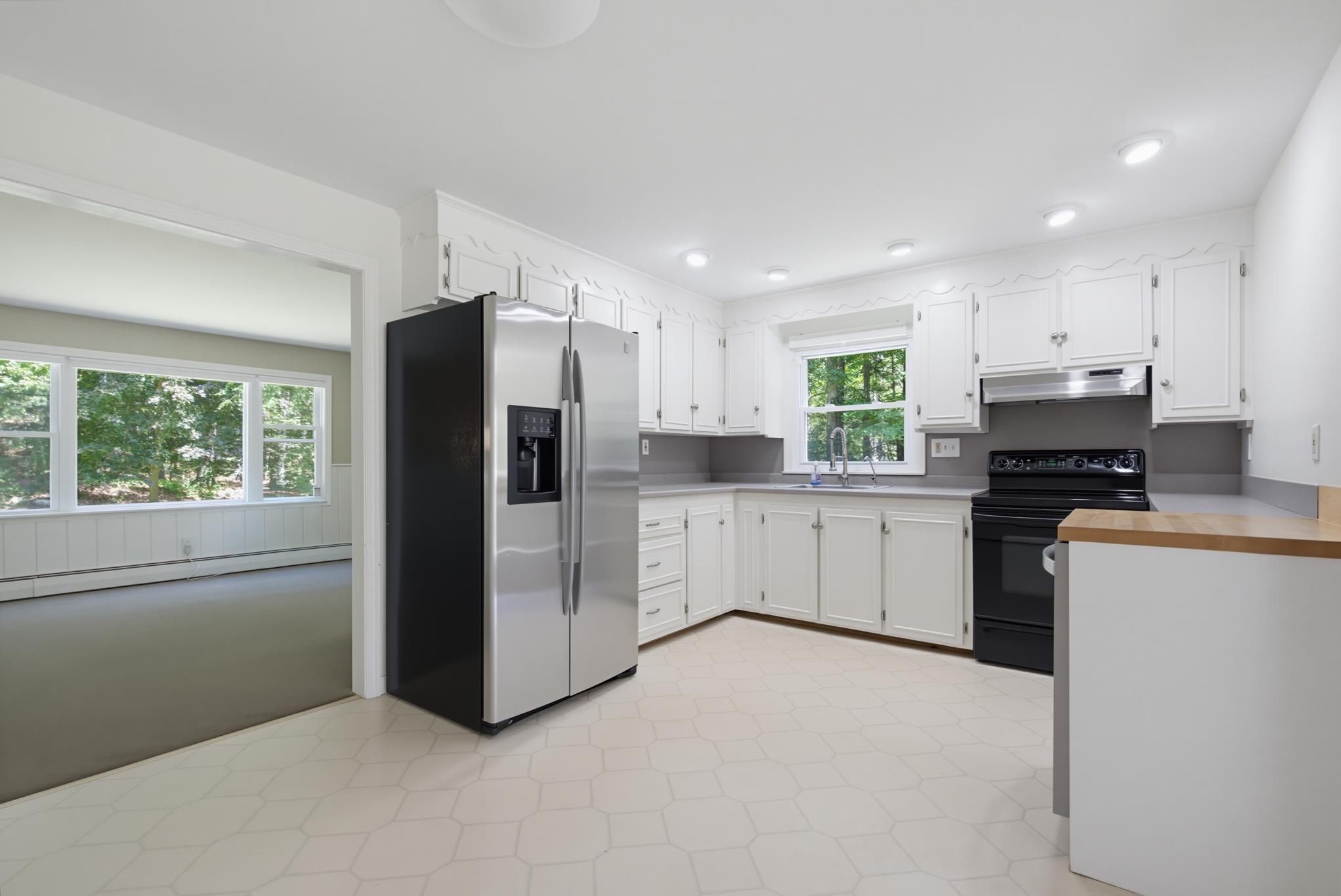 58 Cottage Road Kensington, NH 03833 - Photo 7 of 49
