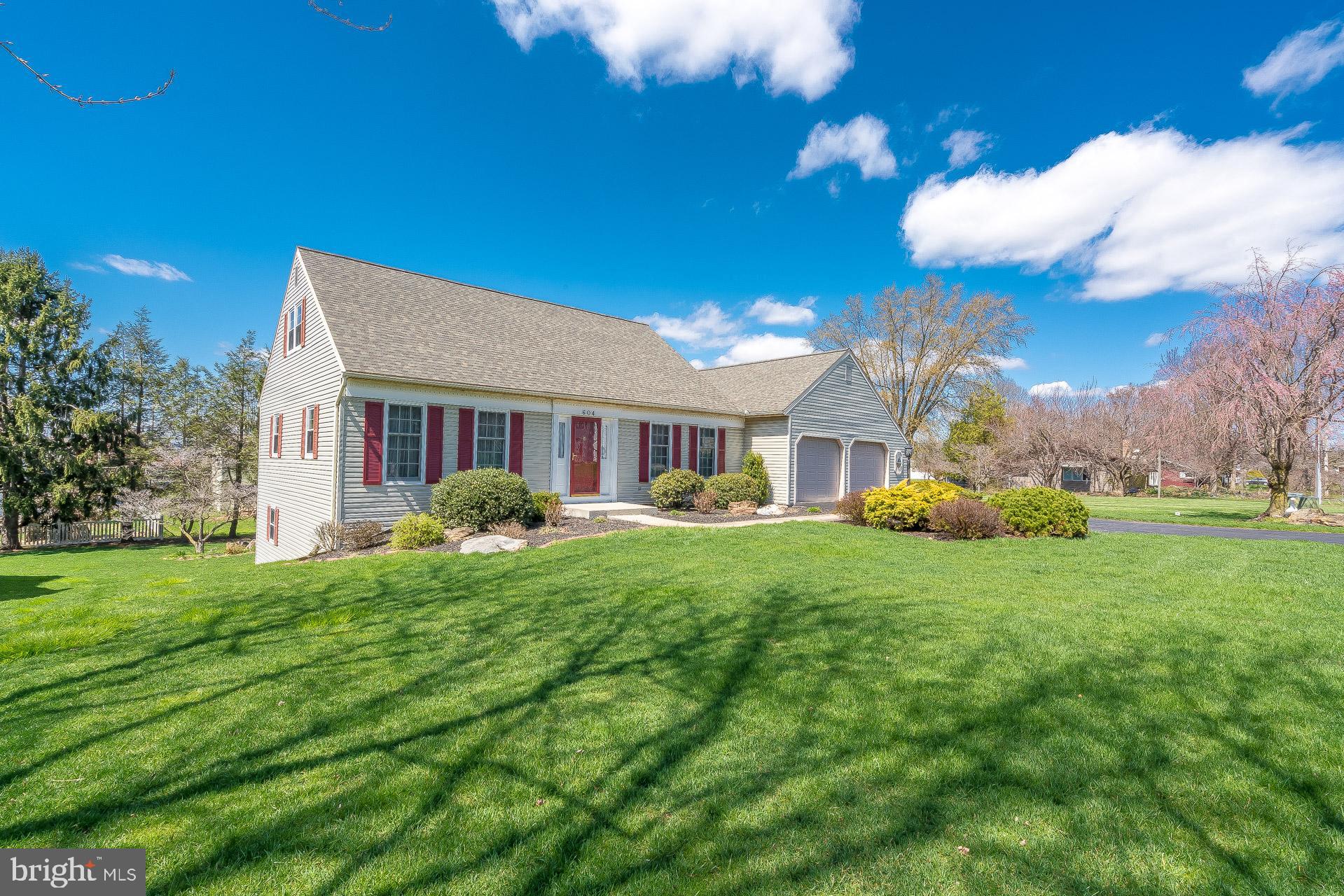 604 West 3rd Avenue Lititz, PA 17543 - Photo 2 of 33 Lovely spacious yard