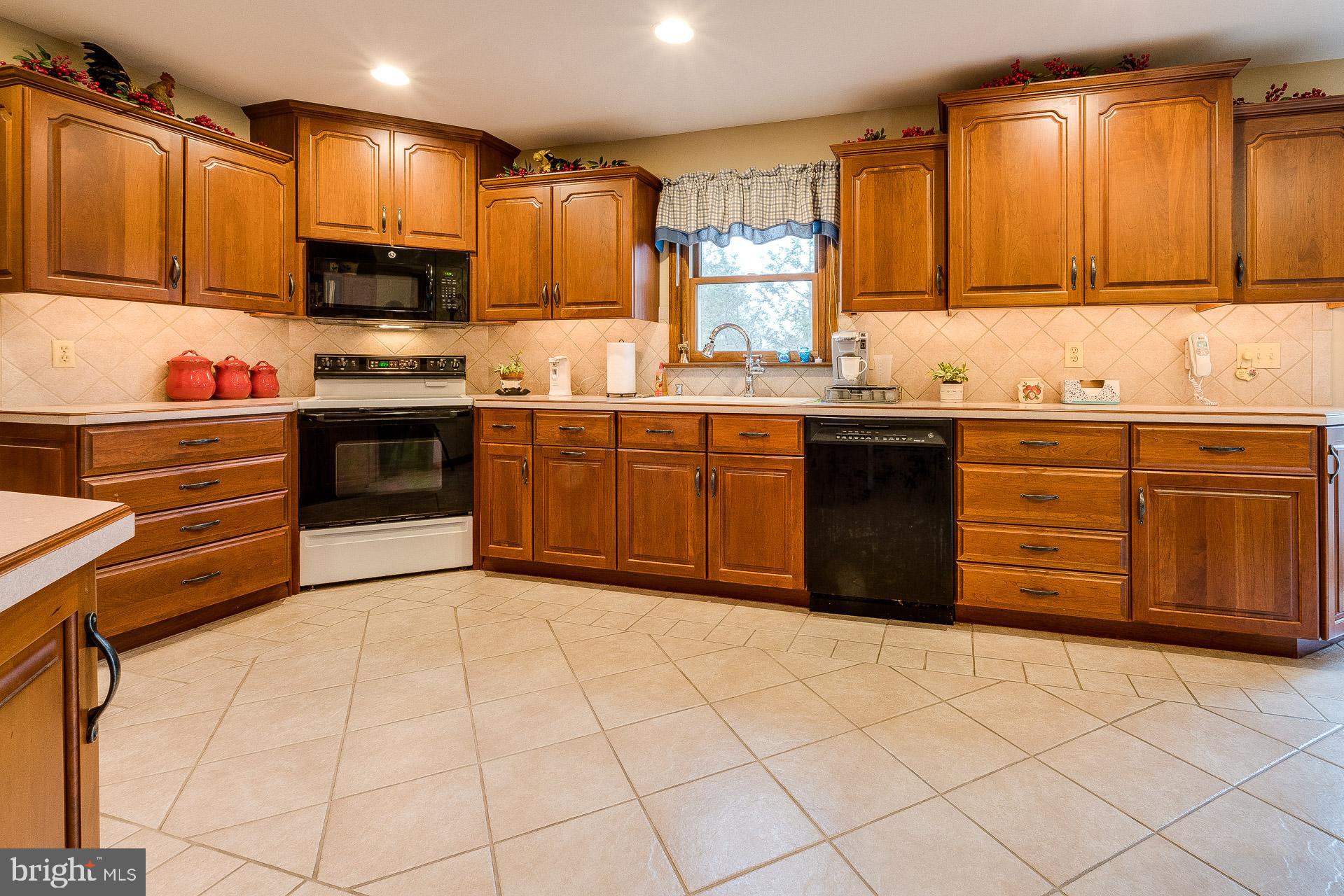 604 West 3rd Avenue Lititz, PA 17543 - Photo 15 of 33 Kitchen
