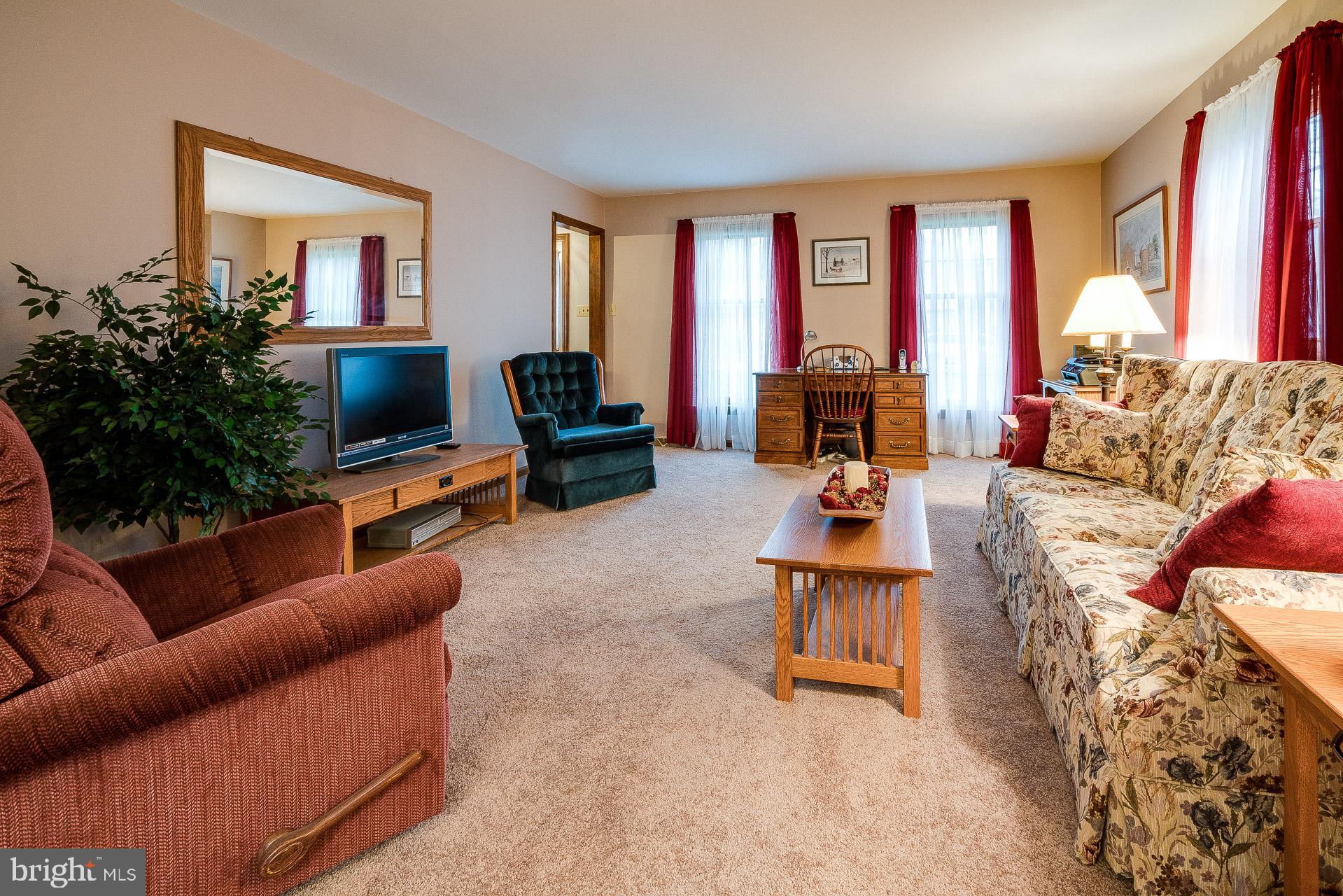 604 West 3rd Avenue Lititz, PA 17543 - Photo 10 of 33 Large living room
