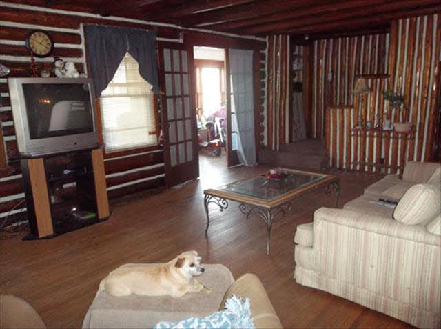465 West Sterns Road Temperance, MI 48182 - Photo 2 of 8 Living Room