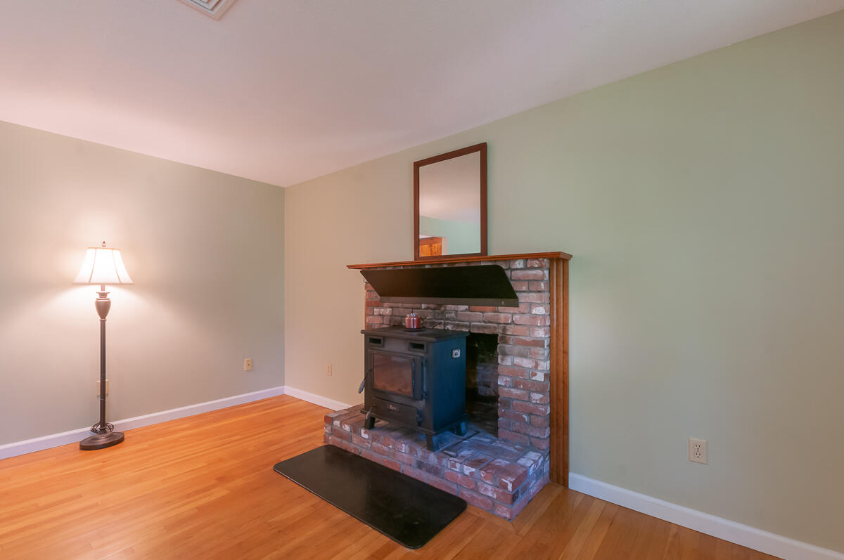 16 Meredith Road Forestdale, MA 02644 - Photo 7 of 23 16 Meredith Road-61-HDR