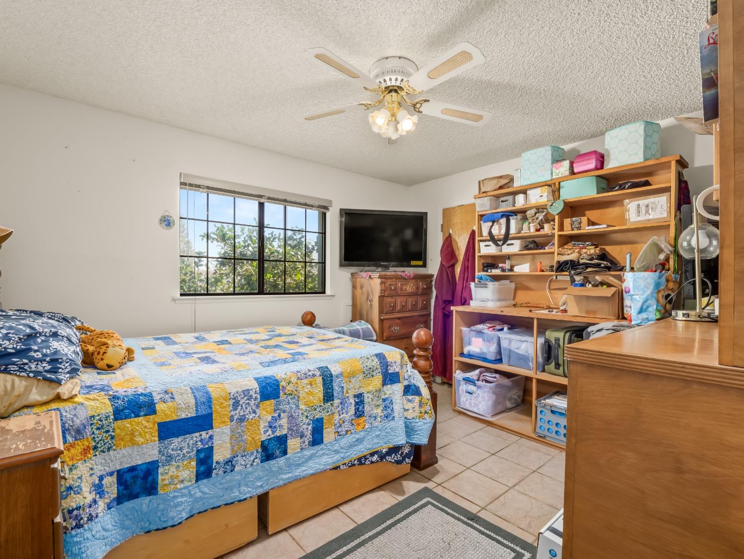 11952 Trieste Drive Madera, CA 93636 - Photo 14 of 28