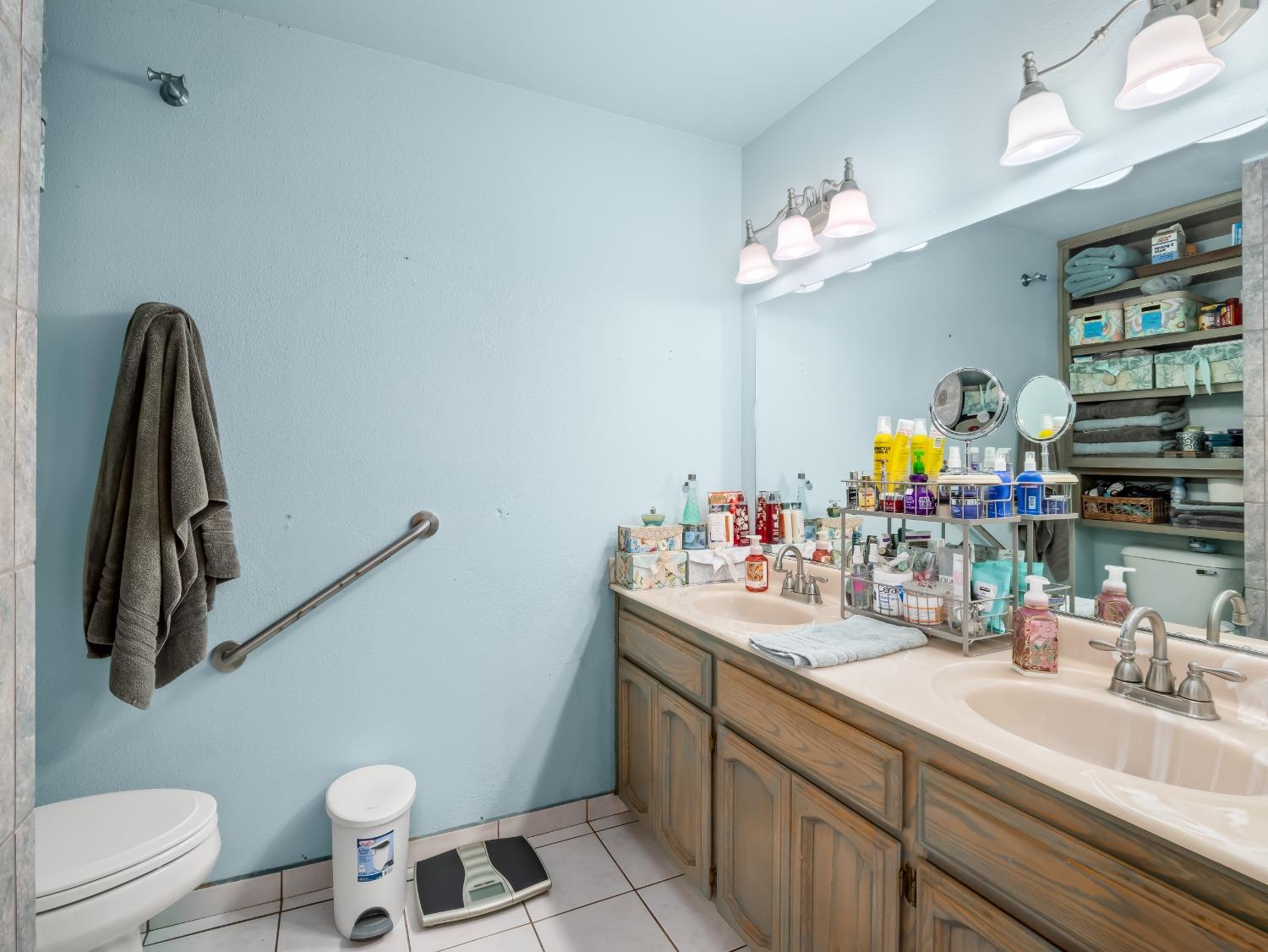 11952 Trieste Drive Madera, CA 93636 - Photo 16 of 28