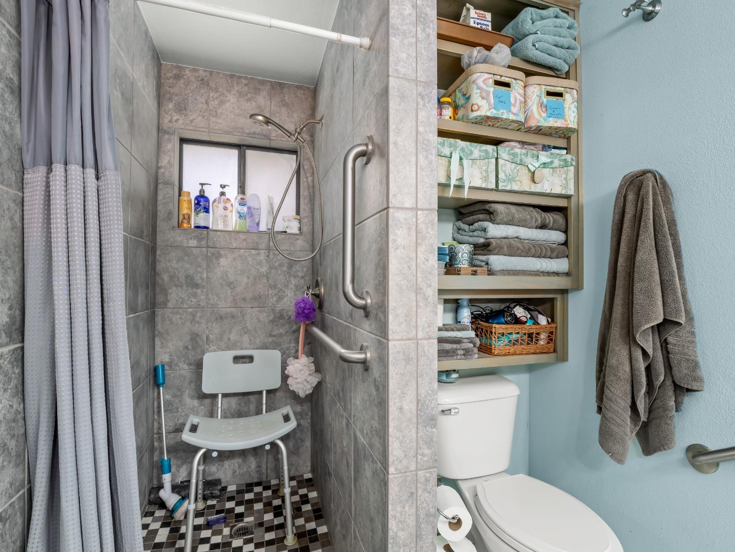 11952 Trieste Drive Madera, CA 93636 - Photo 17 of 28