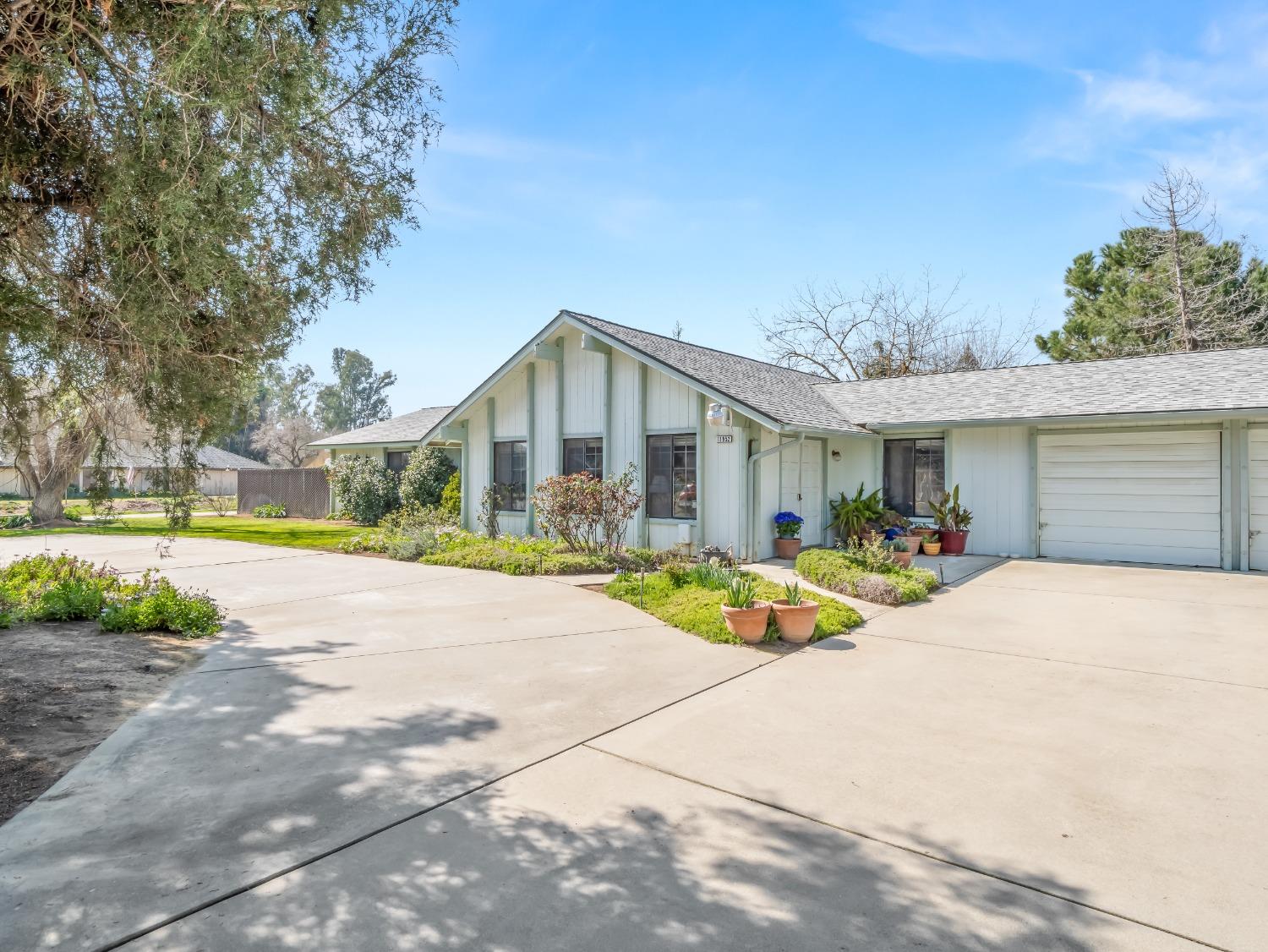 11952 Trieste Drive Madera, CA 93636 - Photo 2 of 28