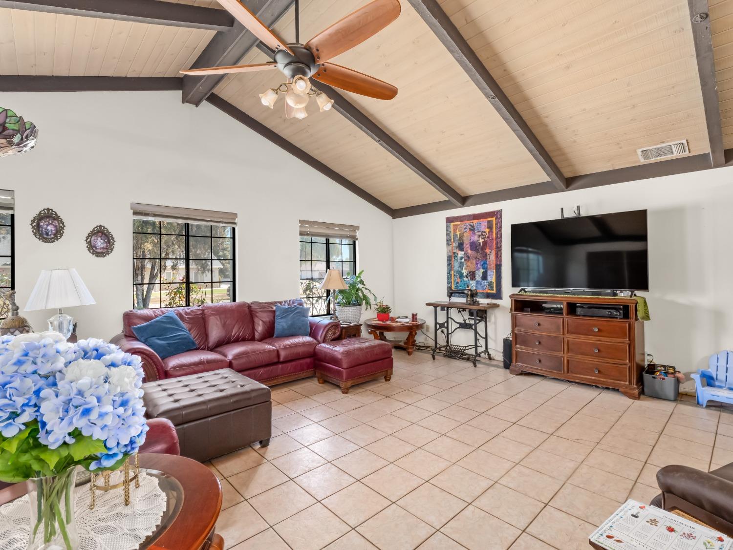 11952 Trieste Drive Madera, CA 93636 - Photo 3 of 28