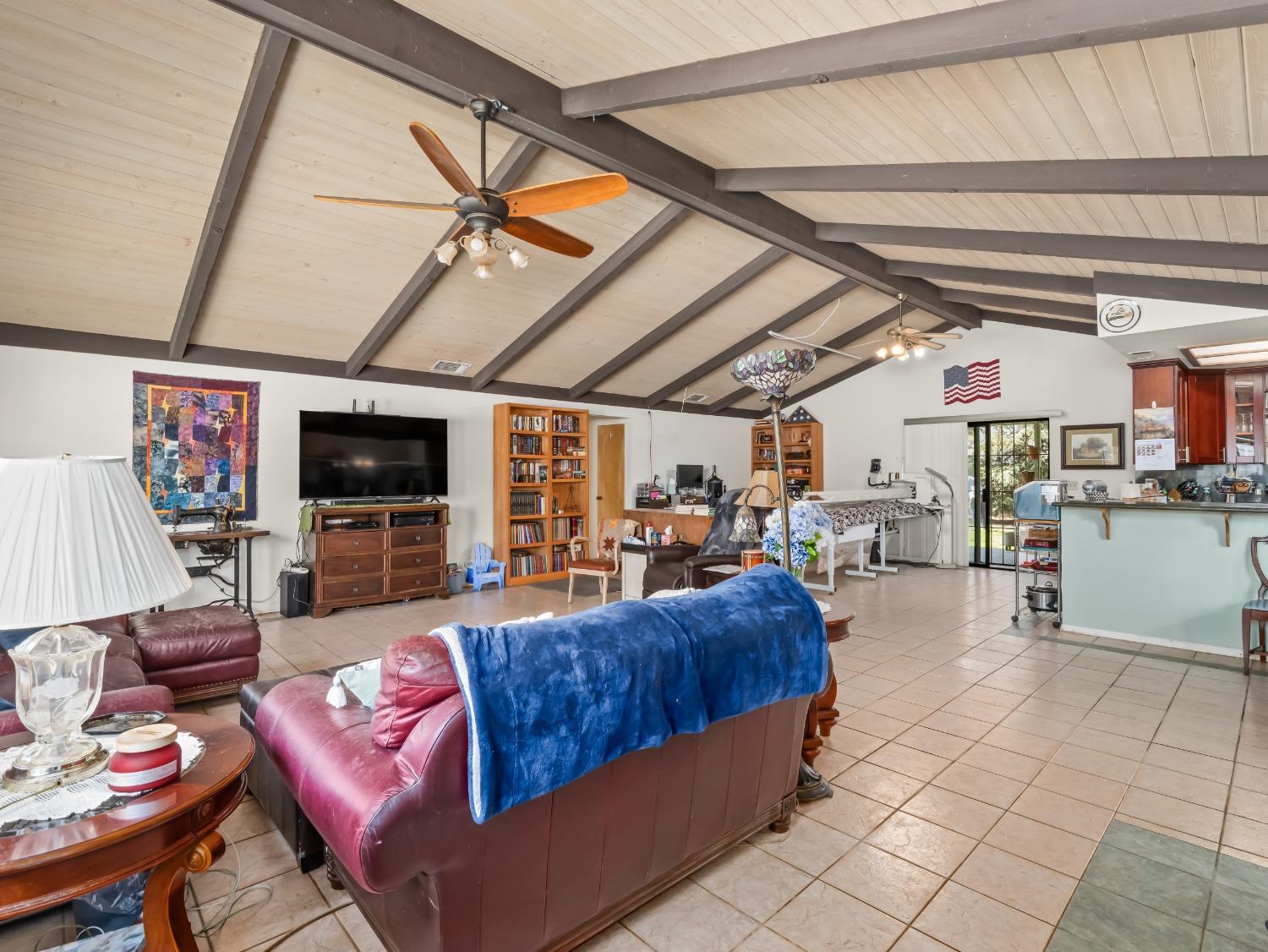 11952 Trieste Drive Madera, CA 93636 - Photo 6 of 28