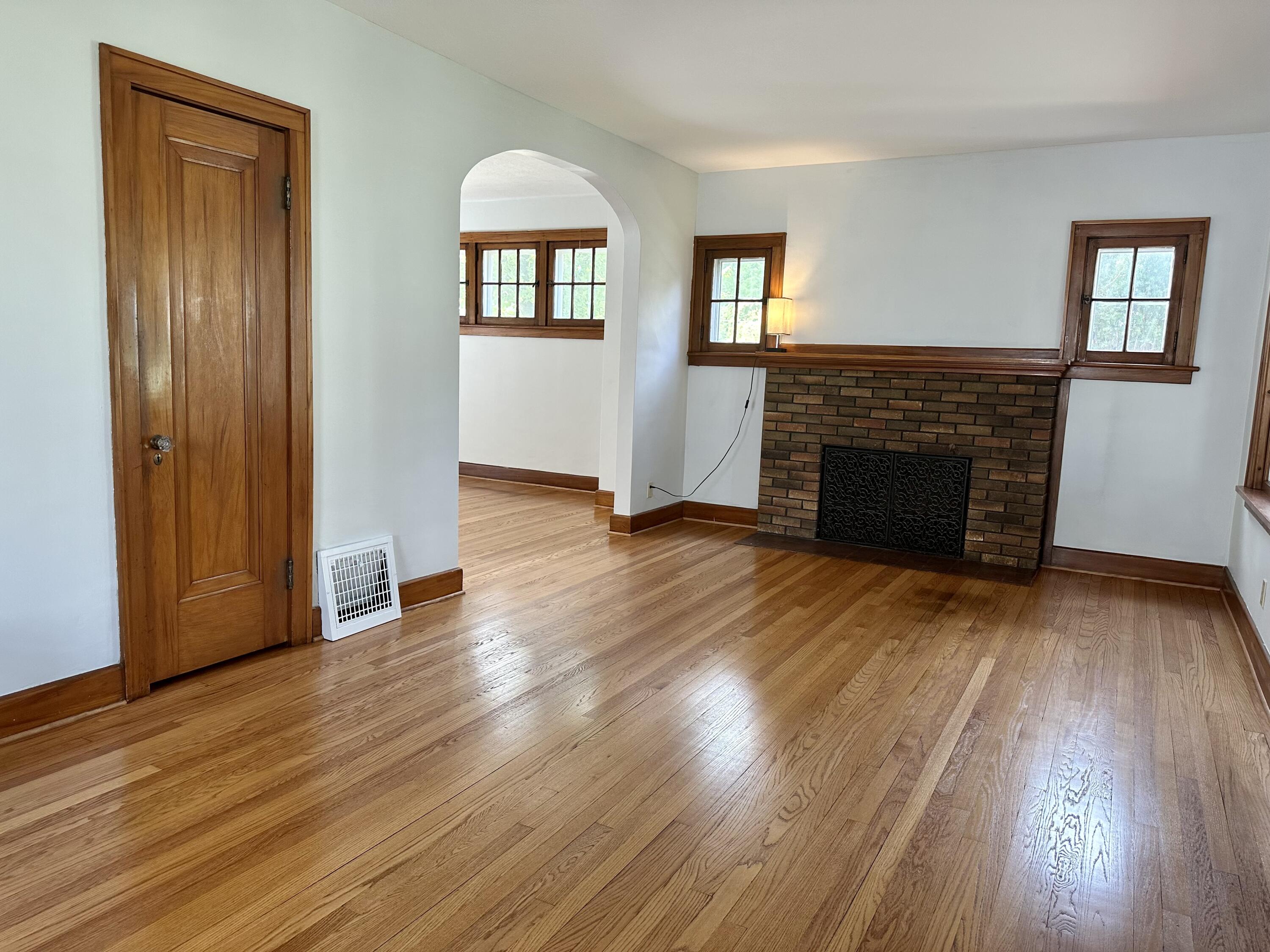 785 Crescent Road Jackson, MI 49203 - Photo 12 of 19 IMG_5603
