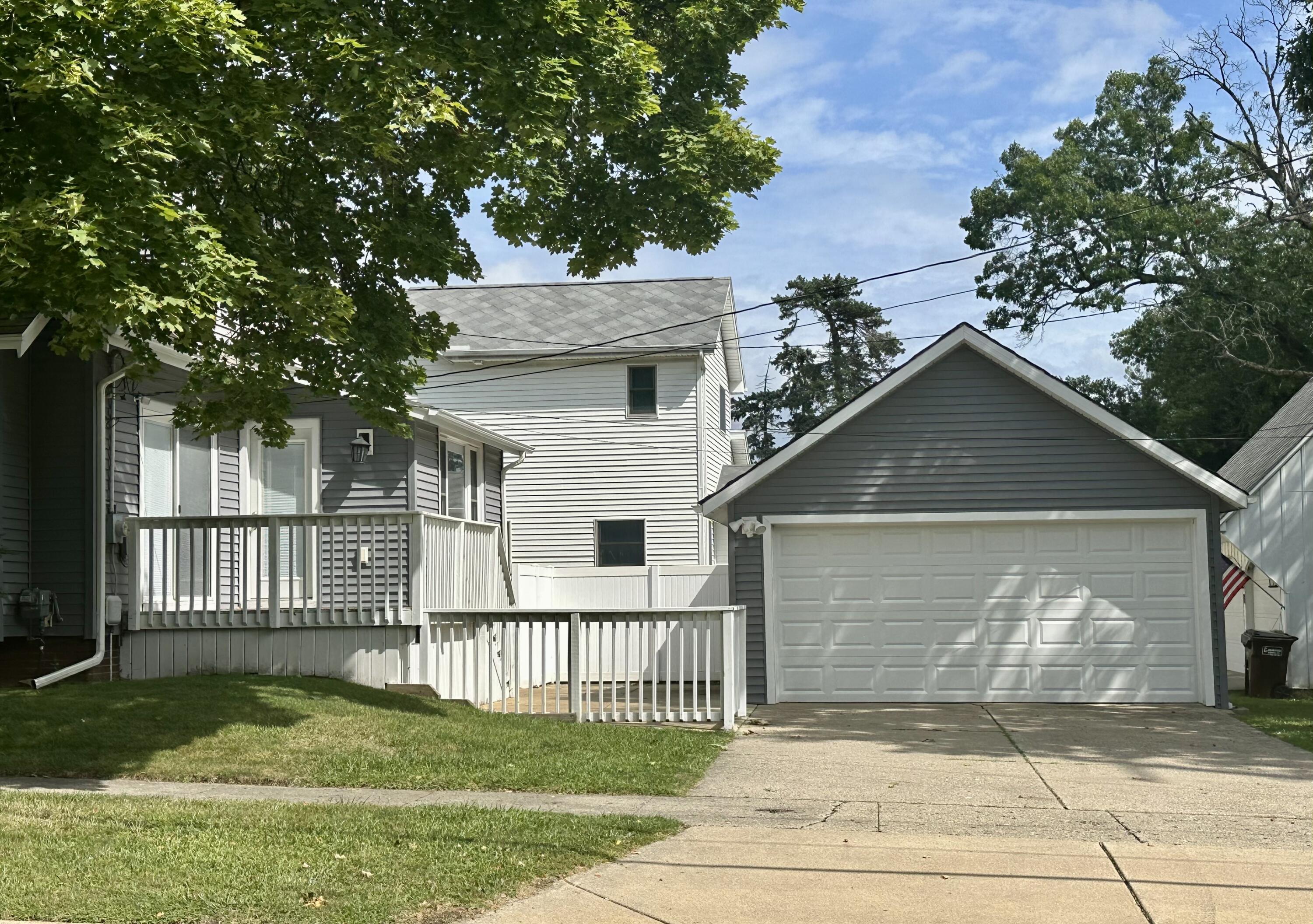 785 Crescent Road Jackson, MI 49203 - Photo 5 of 19 FullSizeRender 2
