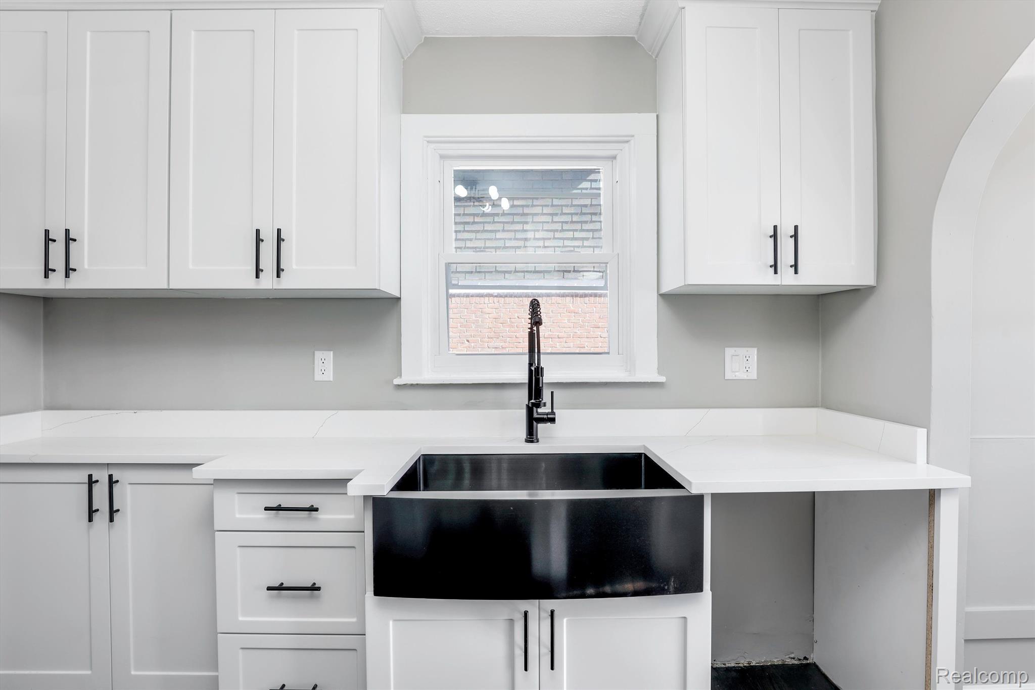 1079 Eaton Road Berkley, MI 48072 - Photo 19 of 36