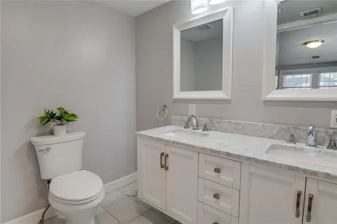 $465,000 | 6 East 70th Terrace, Kansas City, MO 64113