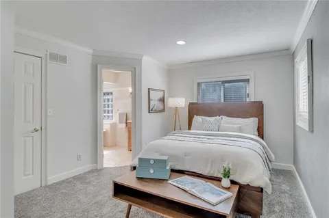 $465,000 | 6 East 70th Terrace, Kansas City, MO 64113