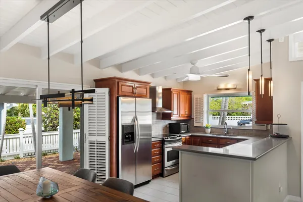 $1,690,000 | 16 Bamboo Terrace, Key Haven, FL 33040