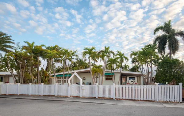 $1,690,000 | 16 Bamboo Terrace, Key Haven, FL 33040