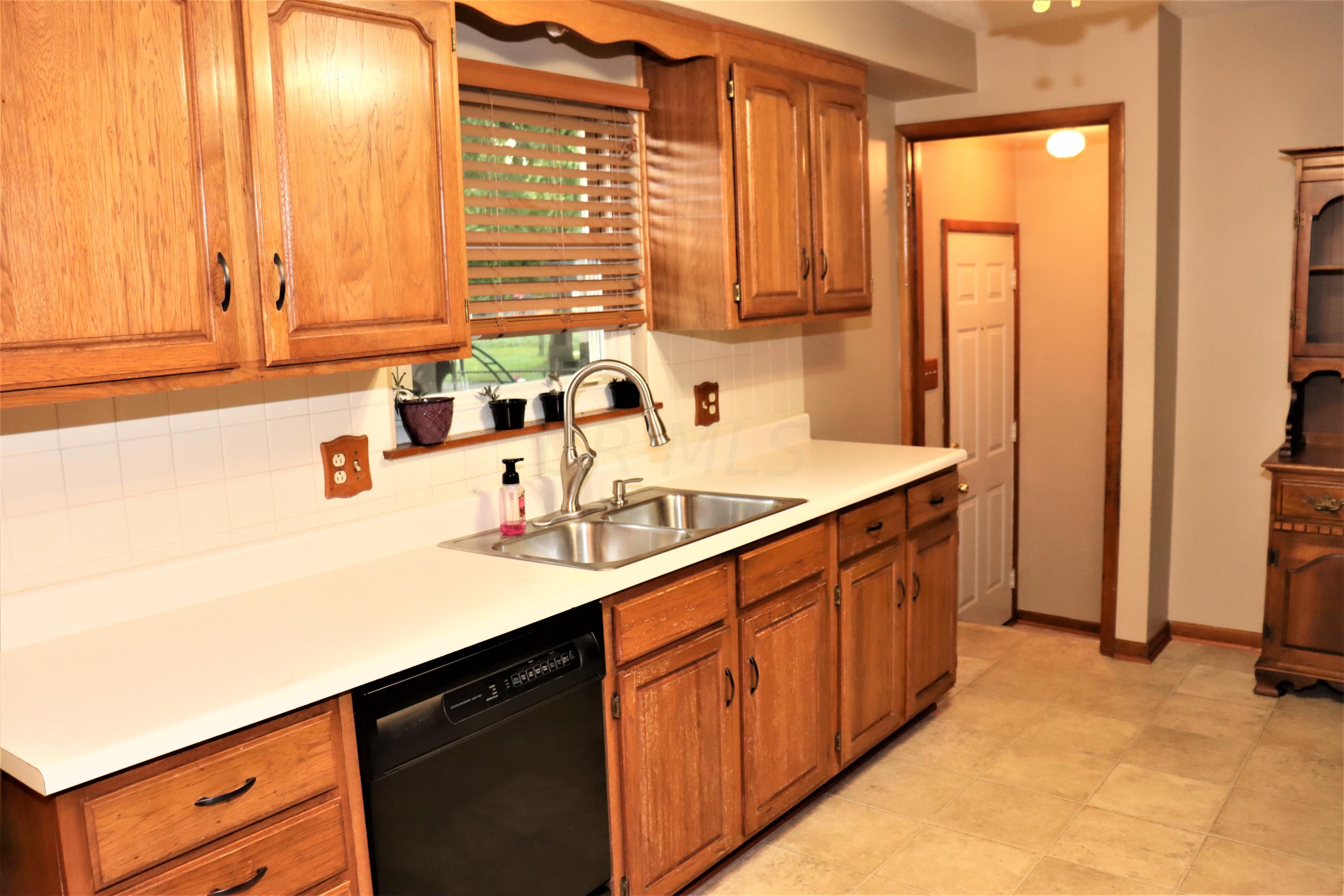 4463 Midvale Road Columbus, OH 43224 - Photo 4 of 34 Gallery Image 4