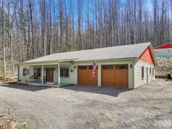 $935,000 | 33 Freedom Drive, Waynesville, NC 28786