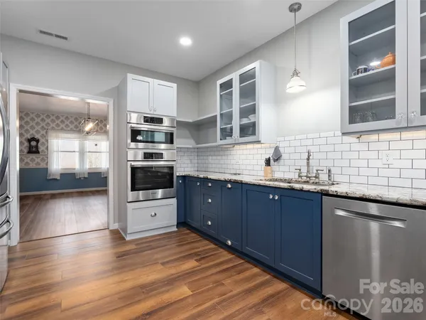 $935,000 | 33 Freedom Drive, Waynesville, NC 28786