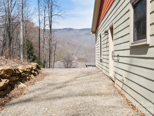 $935,000 | 33 Freedom Drive, Waynesville, NC 28786