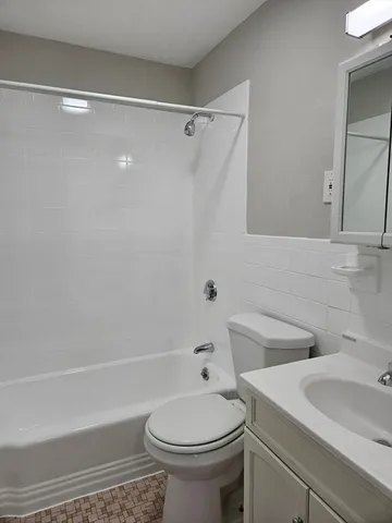 $2,700 | 572 Cummins Highway, Unit 12, Boston, MA 02126