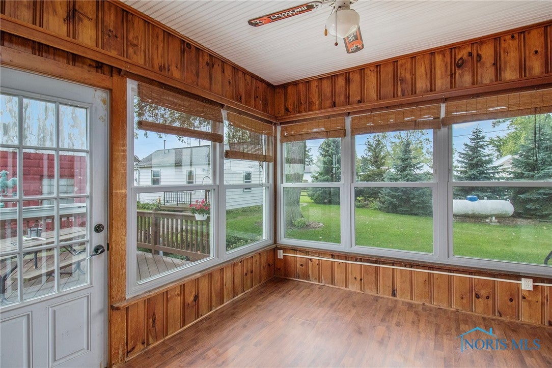 265 North Billman Road Genoa, OH 43430 - Photo 15 of 29 Sun Room