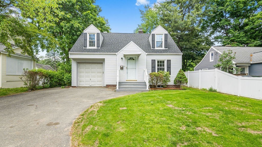 320 Tremont Street Springfield, MA 01104 - Photo 1 of 41