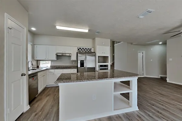 $2,225 | 8306 Lake Crystal Drive, Houston, TX 77095