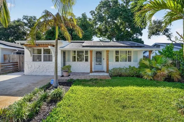 $2,500 | 2612 46th Street South, Gulfport, FL 33711