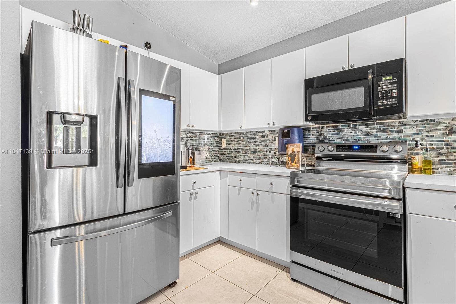 21403 Southwest 89th Place Cutler Bay, FL 33189 - Photo 8 of 23