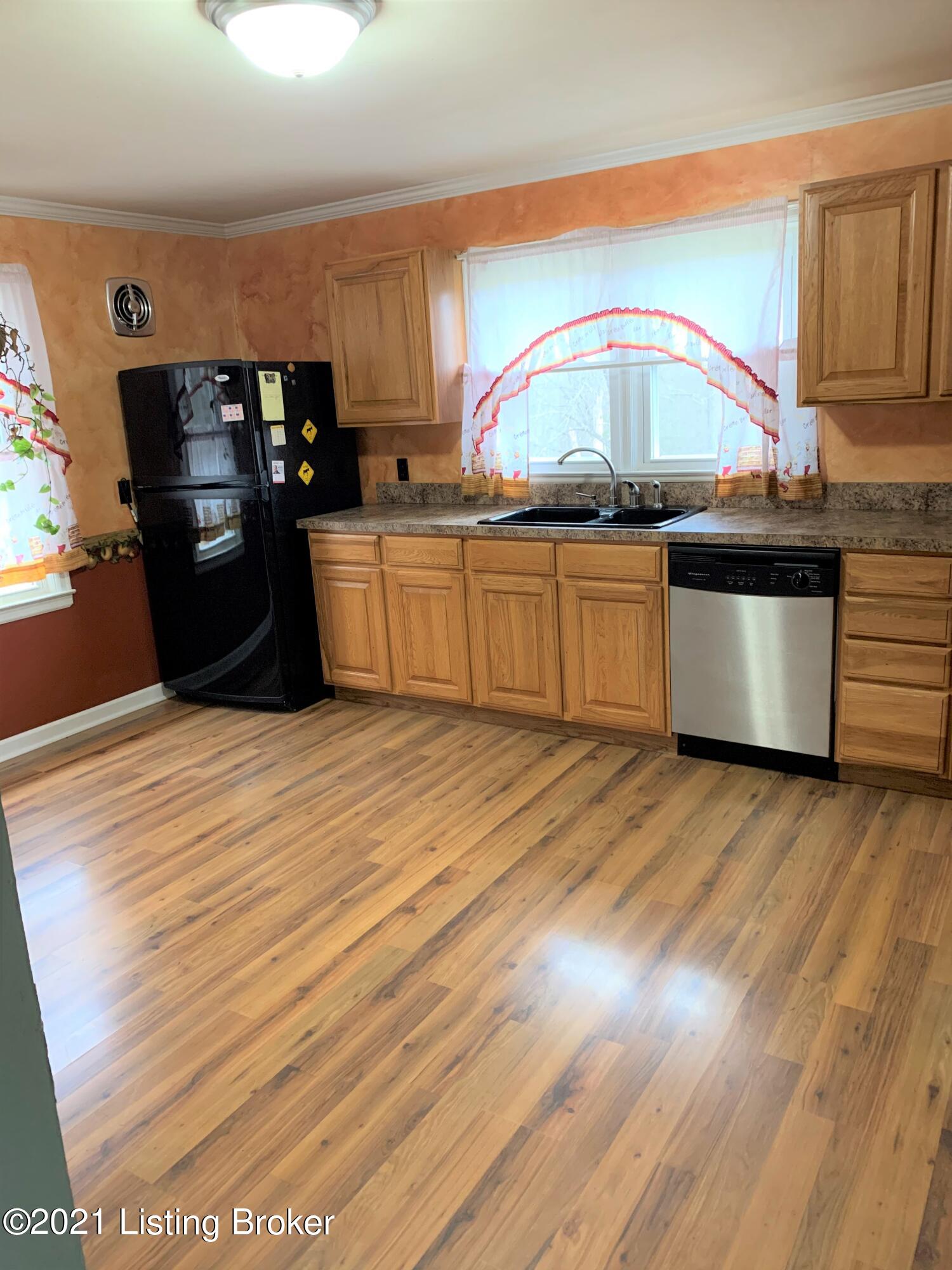 2000 Leathers Road Lawrenceburg, KY 40342 - Photo 8 of 41 Kitchen