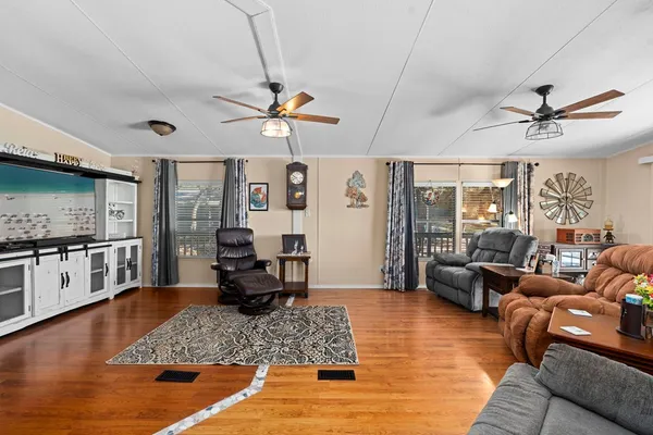 $399,000 | 166 Elm Shores Drive, Lakehills, TX 78063