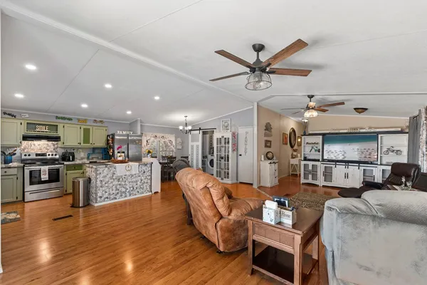 $399,000 | 166 Elm Shores Drive, Lakehills, TX 78063