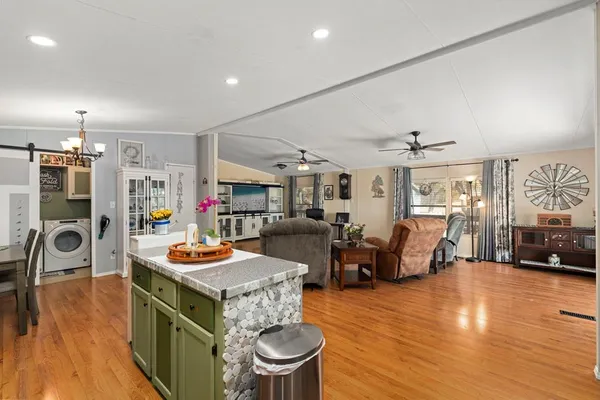 $399,000 | 166 Elm Shores Drive, Lakehills, TX 78063