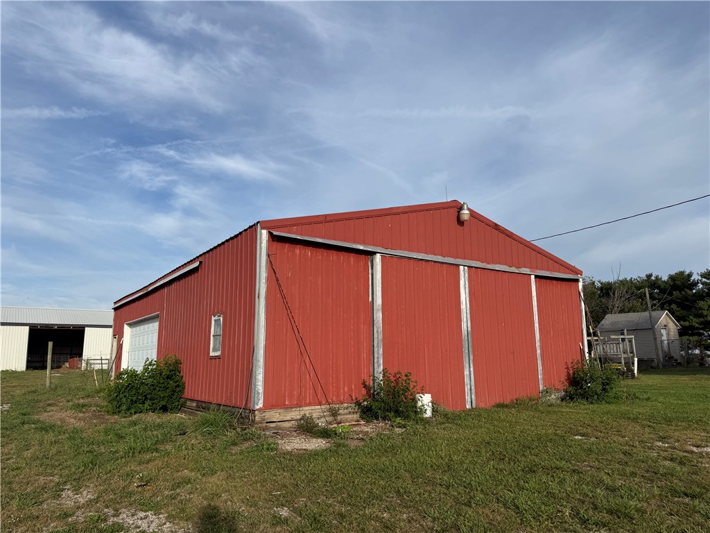 2437 North 1700 East Road Findlay, IL 62534 - Photo 3 of 32