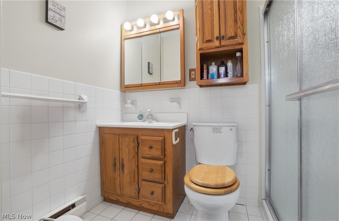 3066 Kent Road, Unit 2 Stow, OH 44224 - Photo 15 of 37 walk in shower