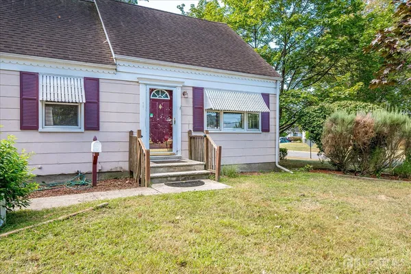 $459,000 | 310 Howard Avenue, Middlesex, NJ 08846