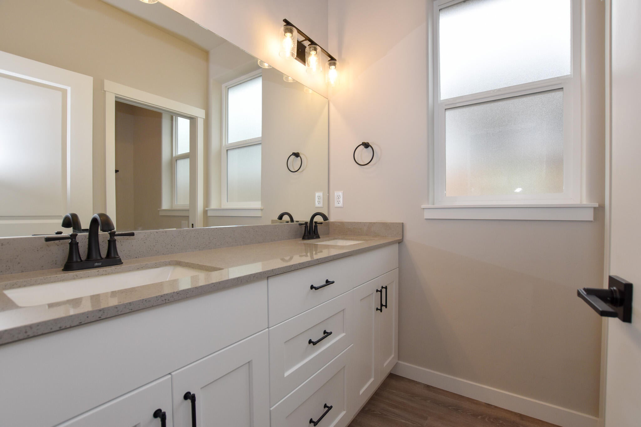 2352 Southwest 25th Street Redmond, OR 97756 - Photo 23 of 28 #23