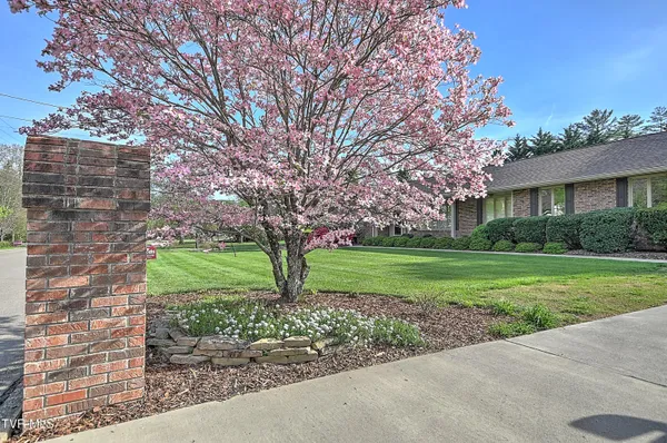 $519,900 | 2704 Suffolk Street, Kingsport, TN 37660